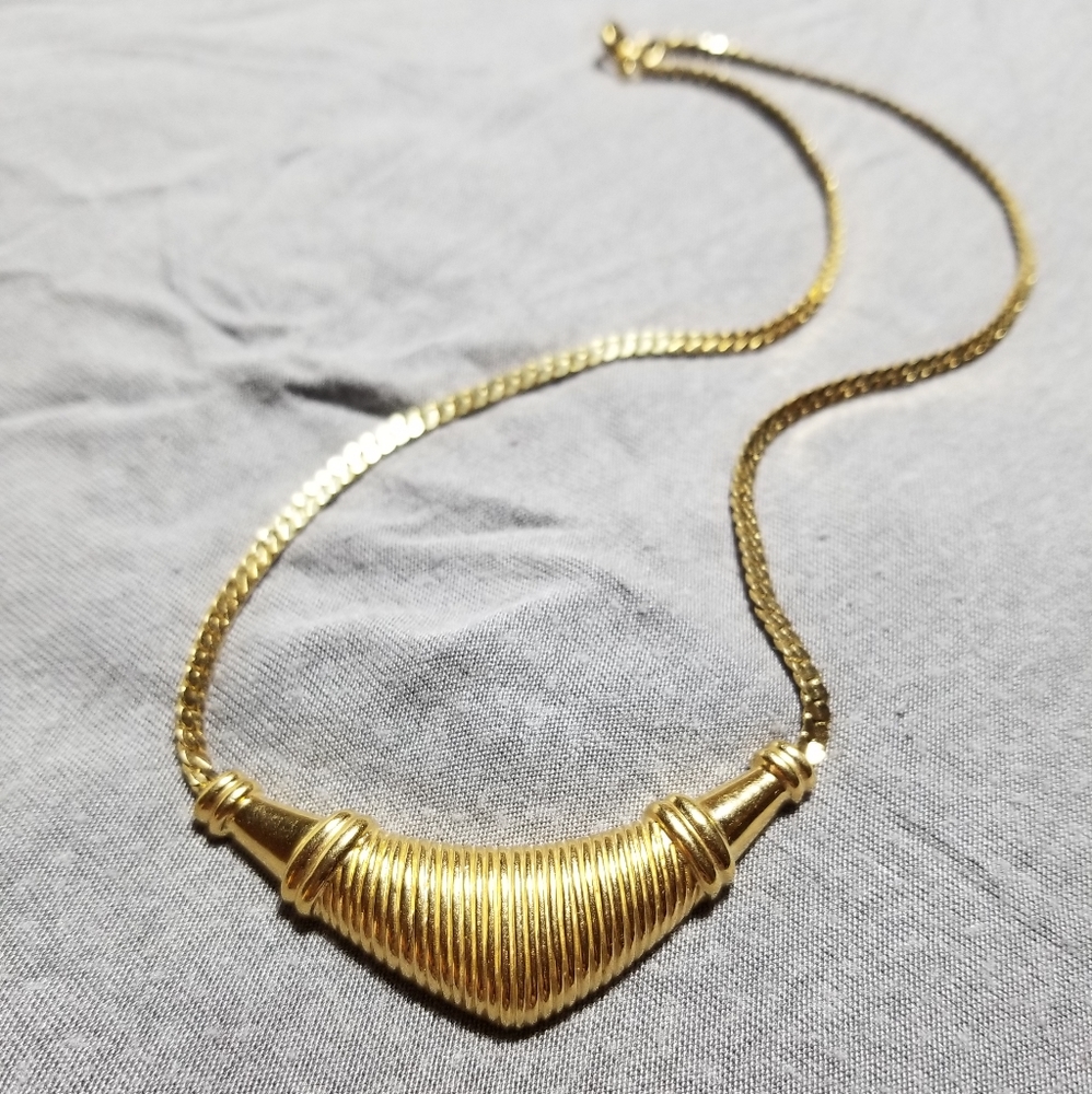 Signed vintage Trifari Necklace